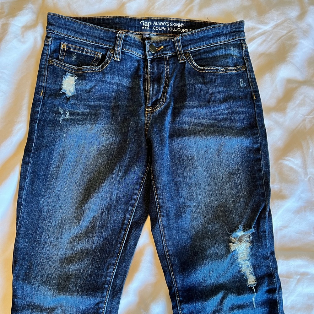 Gap Always Skinny Distressed Jean size 6/28